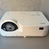 Videoproiettore NEC