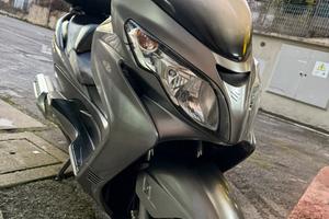 Suzuki burgman 400