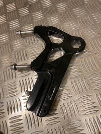 Supporto pinza radiale posteriore Softail 2018-25