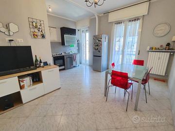 Appartamento di 100 m² con 5 locali a Albenga