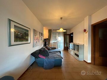 Appartamento trilocale con posto auto, Li Punti