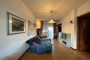 Appartamento trilocale con posto auto, Li Punti