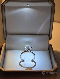 Solitario 0.90 oro 18kt 