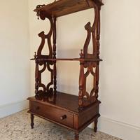 Libreria etagere in legno restaurata