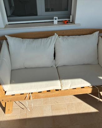 Divanetto in legno da esterno