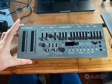 Roland Sh01a
