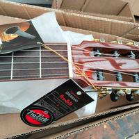 Chitarra classica Admira Virtuoso 