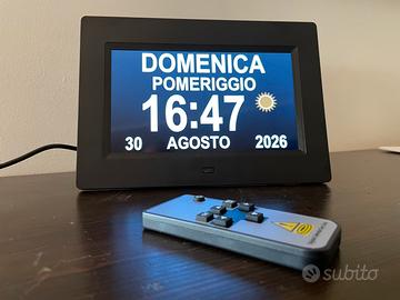 Orologio calendario per anziani