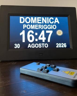 Orologio calendario per anziani