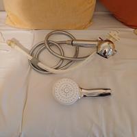 soffione doccia acciaio e doccino