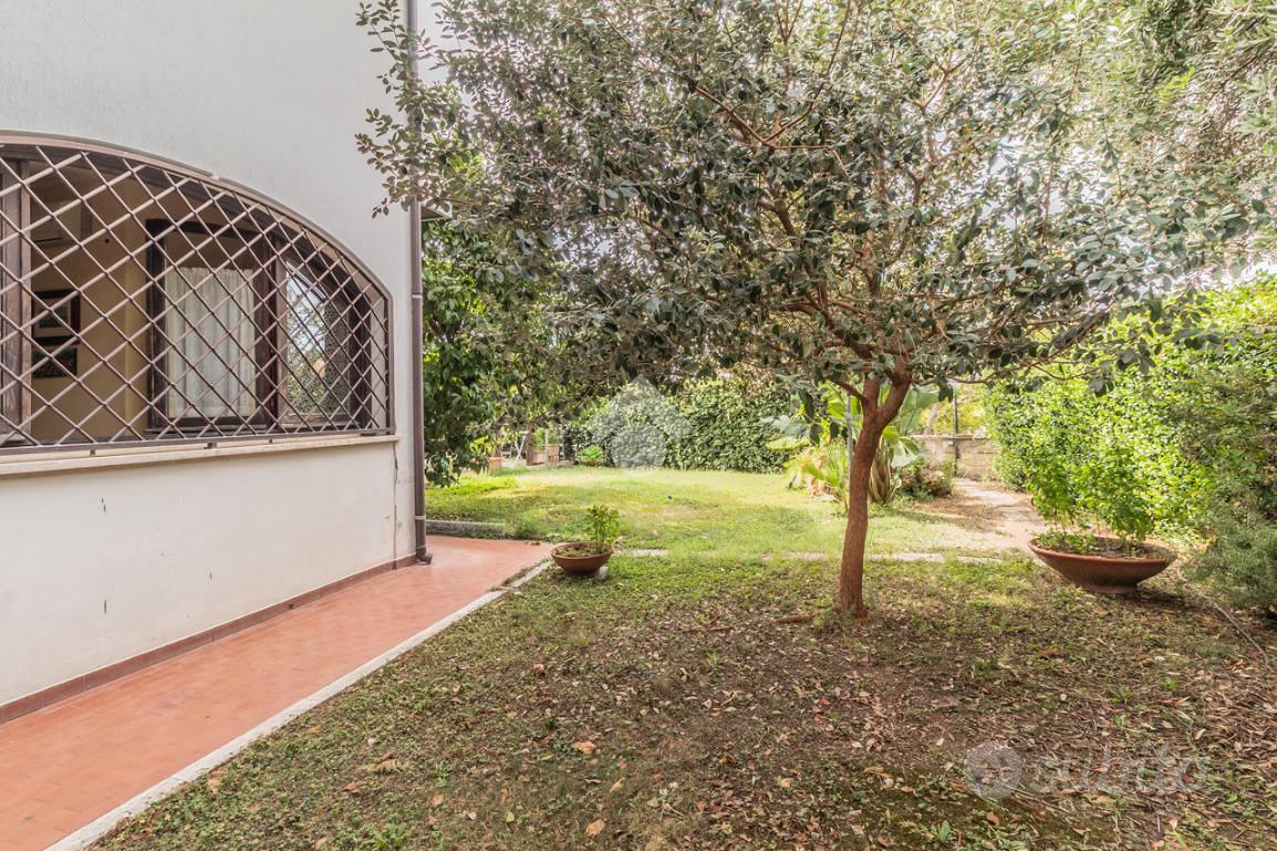 VILLA A SCHIERA A CERVETERI - Vista 3