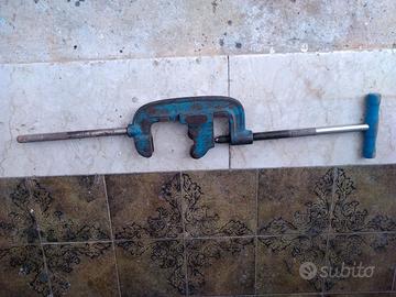 Taglia tubi professionale da 1 ½” a 3”.