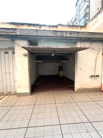 Box auto in Viale del Fante