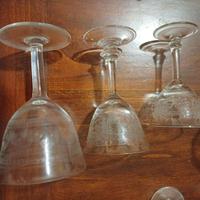 Bicchieri di cristallo cesellati