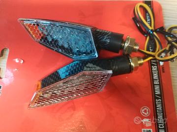 FRECCE MOTO CLI7036 CARBON 10 LED + LATERALI