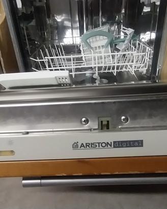 lavastoviglie ariston digital