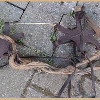 Atrezzo per sottoscarpe per sentieri di montagna c