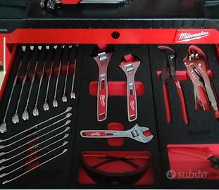 Carrello Milwaukee completo di attrezzi