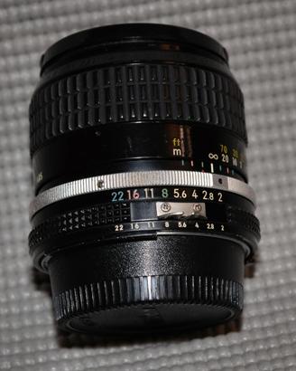 Nikon 85mm f 2 Ai