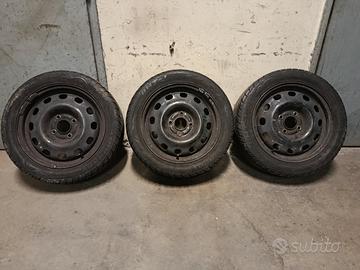 cerchi in ferro r 15 per Ford Fiesta 