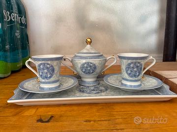 Set da tè in ceramica blu e bianco