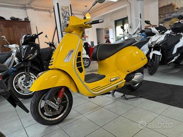 VESPA GTS 300 Super GTS S