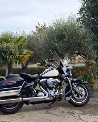 Harley-davidson FLHRS Road King Police 1690 anno 2