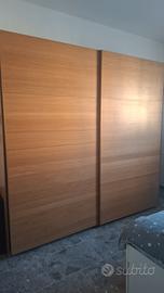 Armadio ad ante scorrevoli in legno