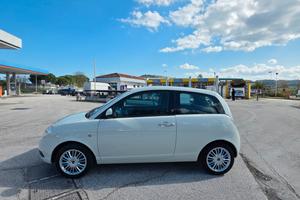 Lancia Ypsilon neo patentati 81000 km