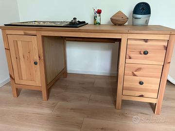 Scrivania HEMNES 155x65