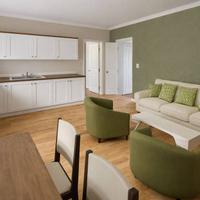 Elegante trilocale con cortile privato e nessuna s