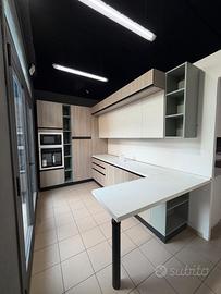 Cucina +penisola - FUORI TUTT!