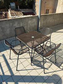 Tavolo + 4 sedie