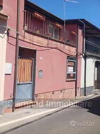 Casa singola su 2 livelli a Presa-Piedimonte Etneo