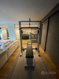 Multipla technogym con panca e pesi