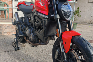 Ducati Monster 937 Plus + Accessori