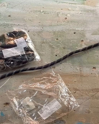 2 GUINZAGLI per cani