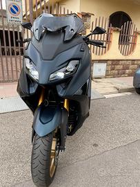Yamaha T Max 560 - 2022 CON ACCESSORI PIU' PARTI