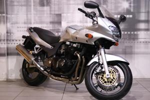 Kawasaki ZR 7 S