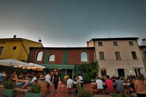 Ristorante/pizzeria (solo attività, no mura)