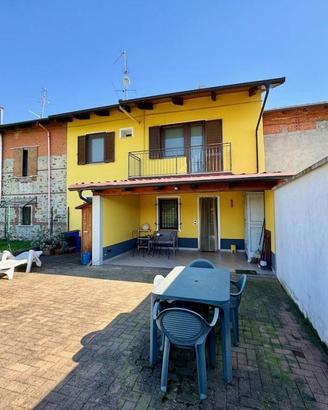 Villetta a schiera di 246 m² con più di 5 locali e