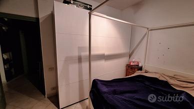 Armadio a due ante scorrevoli