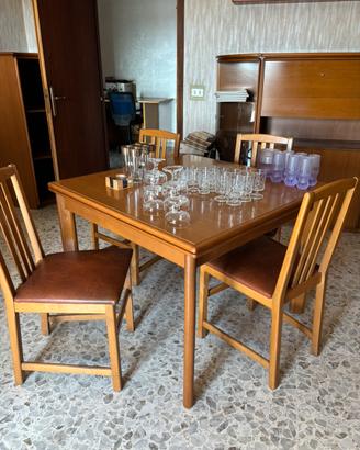 Tavolo quadrato allungabile in legno + 6 sedie