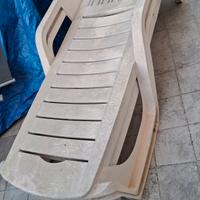 lettini in plastica rigida con ruote