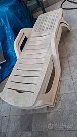 lettini in plastica rigida con ruote