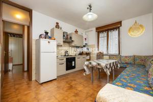 BILOCALE CON BOX E DOPPIA CANTINA !