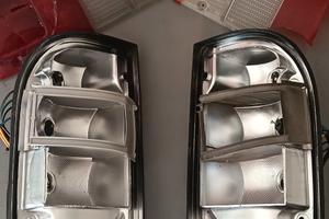 fari posteriori Toyota hilux ln165