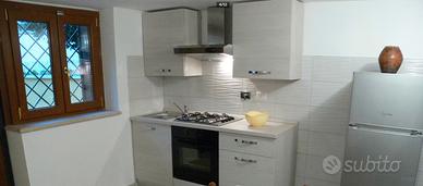 Acilia trilocale arredato ben collegato