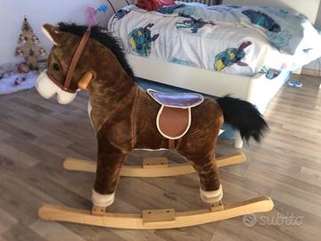 Cavallo a dondolo