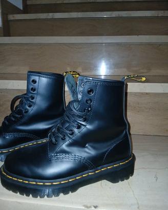 Dr. Martens Stivali Platform Bex 1460 in pelle Smo